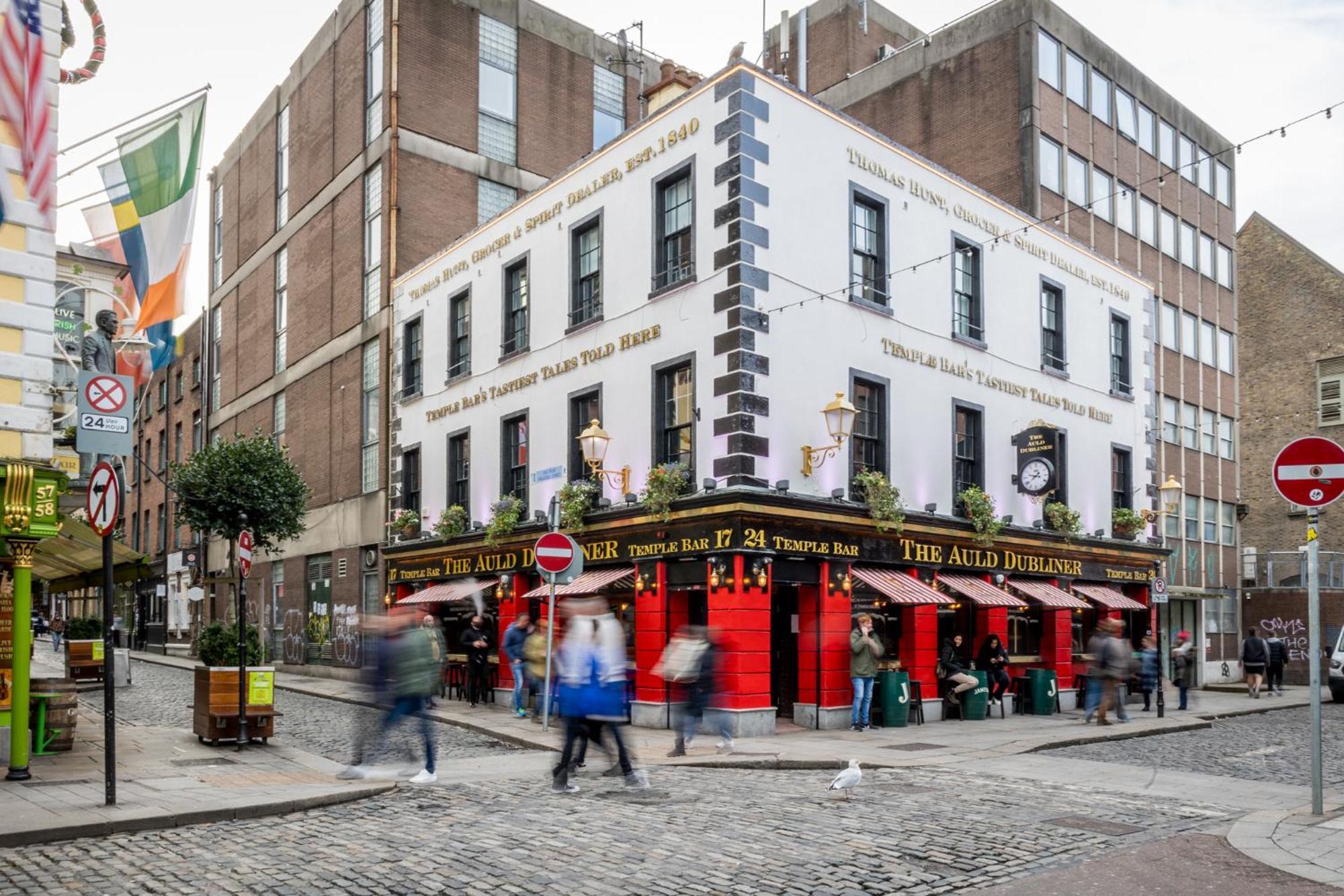 The Auld Dubliner Hotel Exterior photo